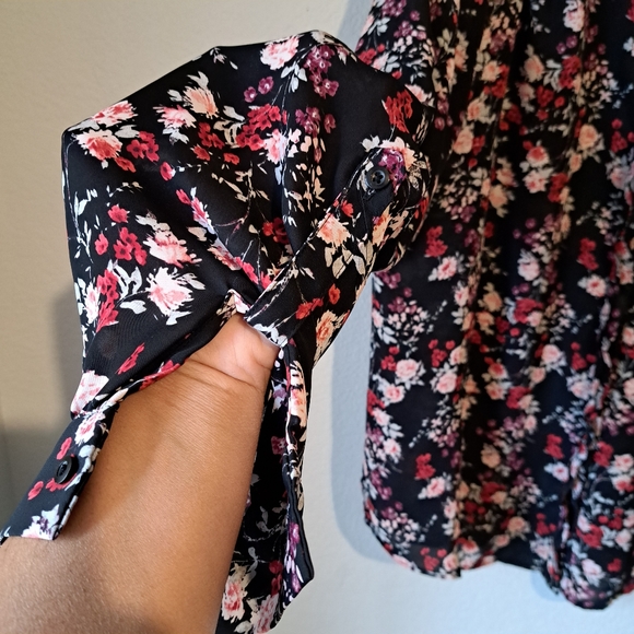 Elle floral button down blouse. XLarge - Picture 5 of 11